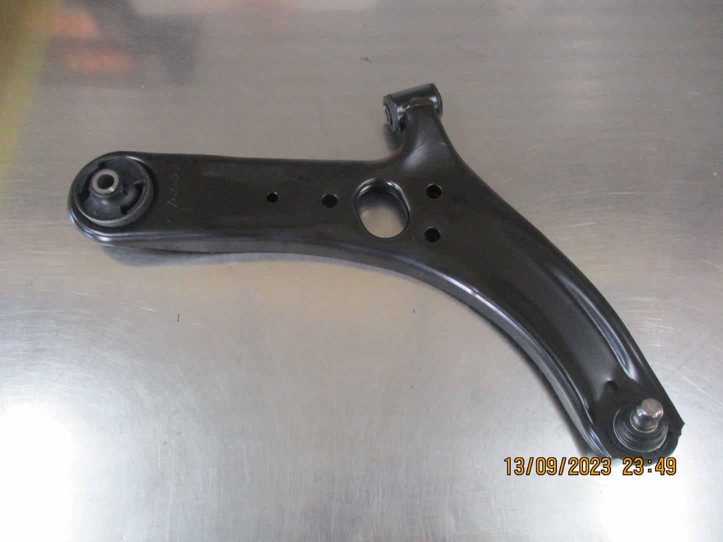 Kia Rio Genuine Lower Drivers Side Control Arm Assy New