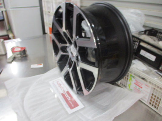 Mitsubishi Outlander Genuine 18x71/2- 1 X Alloy Wheel With Center Cap New Part