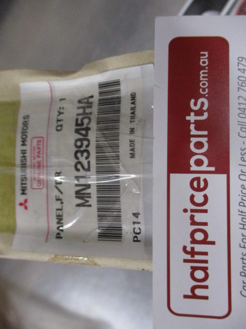 Mitsubishi ML/MN Triton/PB/PC Challenger Dual Cab Genuine Left Hand Front Window Switch Trim (Passenger) New Part