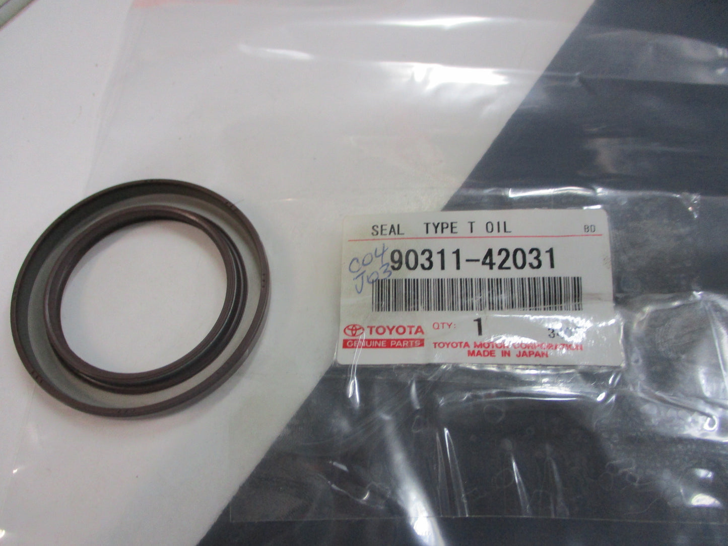 Toyota Hilux/Prado/Kluger/Bundera Genuine Front Crankshaft Seal New Part