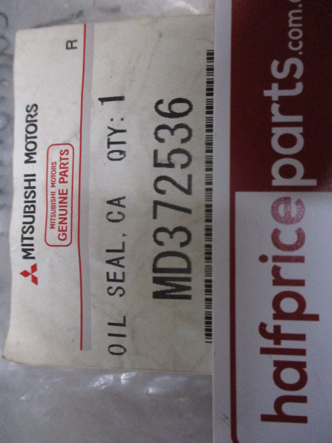Mitsubishi Pajero/Triton Genuine Camshaft Oil Seal New Part