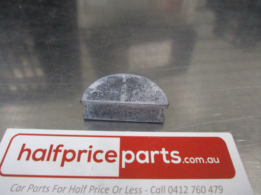 Mazda B2200/MPV/Eunos Genuine Cylinder Head Cover Seal New Part