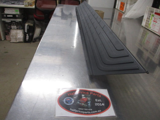 Mitsubishi Pajero Genuine Left Hand Side Step Cover Trim New Part