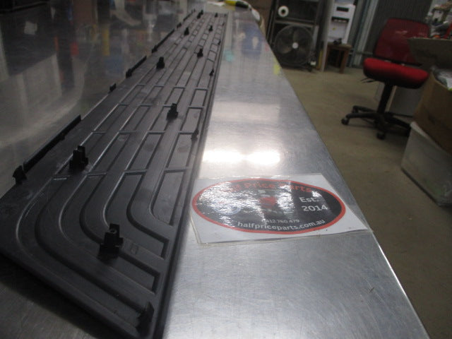 Mitsubishi Pajero Genuine Left Hand Side Step Cover Trim New Part