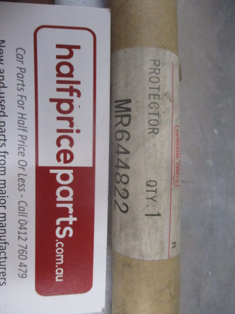 Mitsubishi Pajero Genuine Left Or Right Flare Seal (Green) New Part