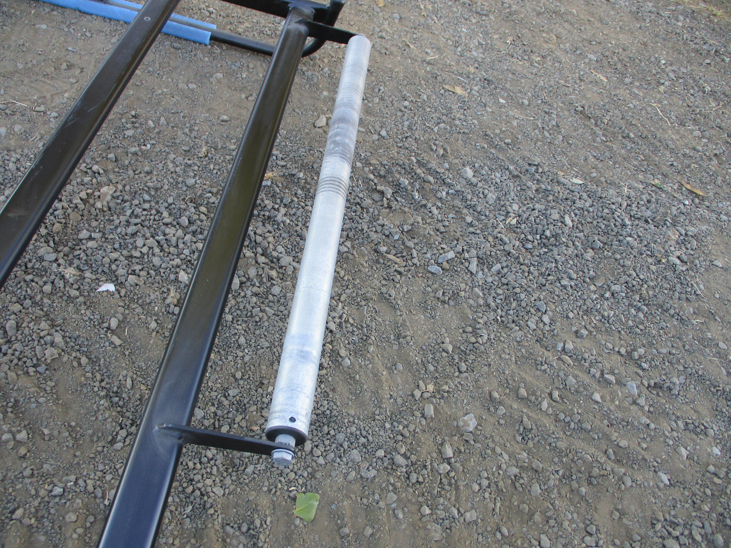 Mitsubishi Express LWB Van Genuine Roof Rack Complete With Ladder Roller New Part