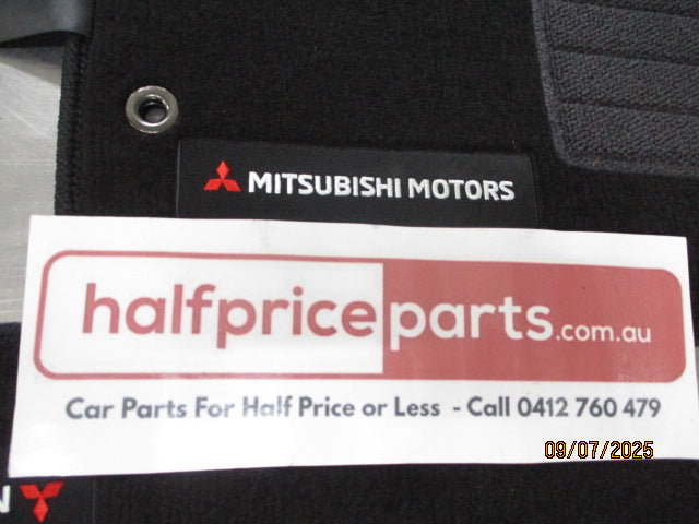 Mitsubishi Mirage Genuine Set Of 4 Carpet Floor Carpet Set New Part