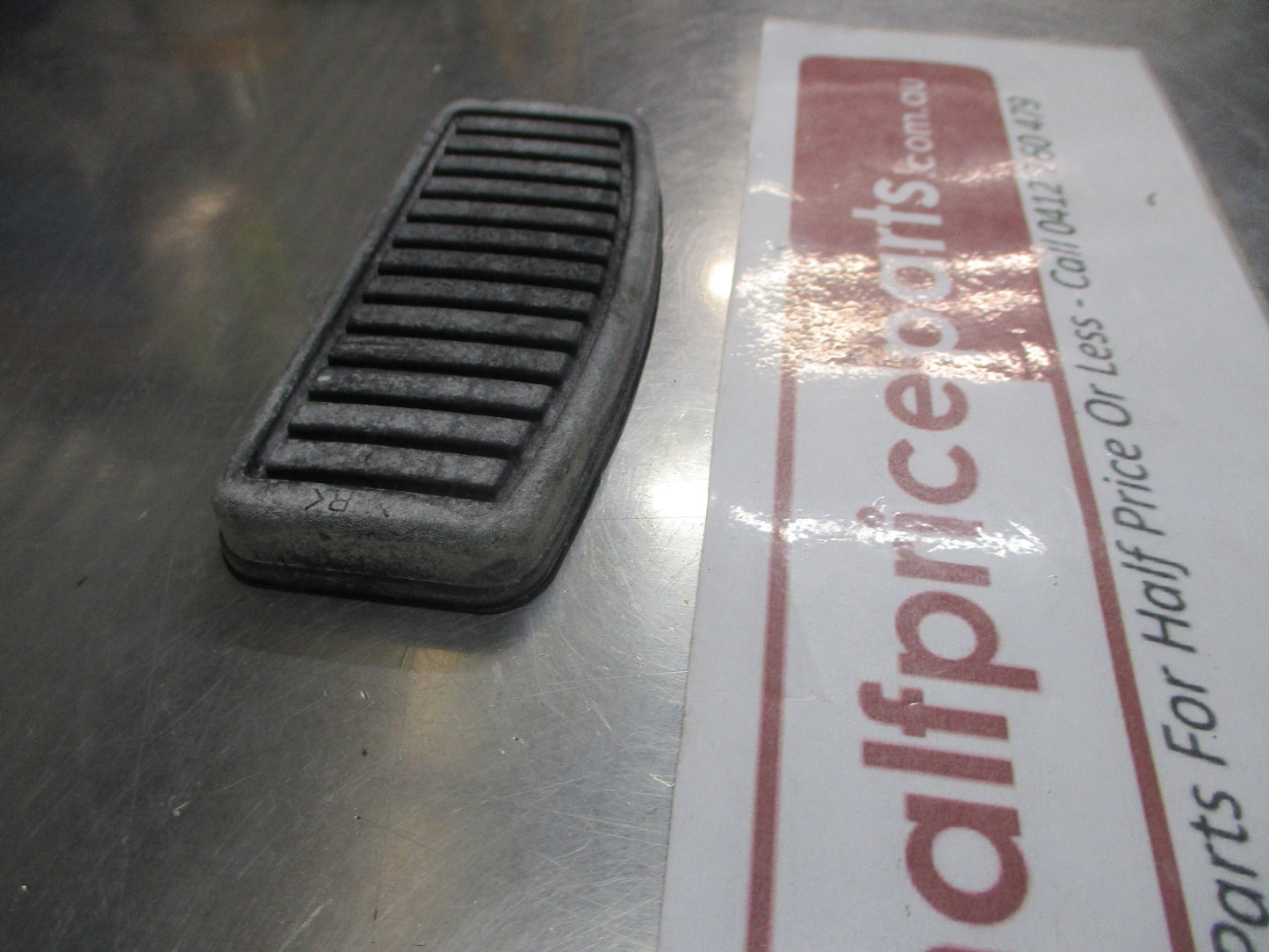 Hyundai Accent/Elantra/Excel/S-Coupe/Sonata/Tiburon Genuine Brake Pedal Rubber New Part