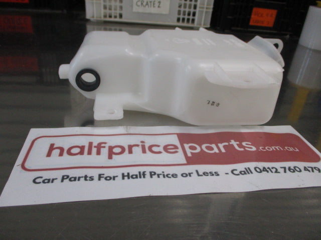Mitsubishi Pajero Genuine Rear Window Washer Reservoir Tank New Part