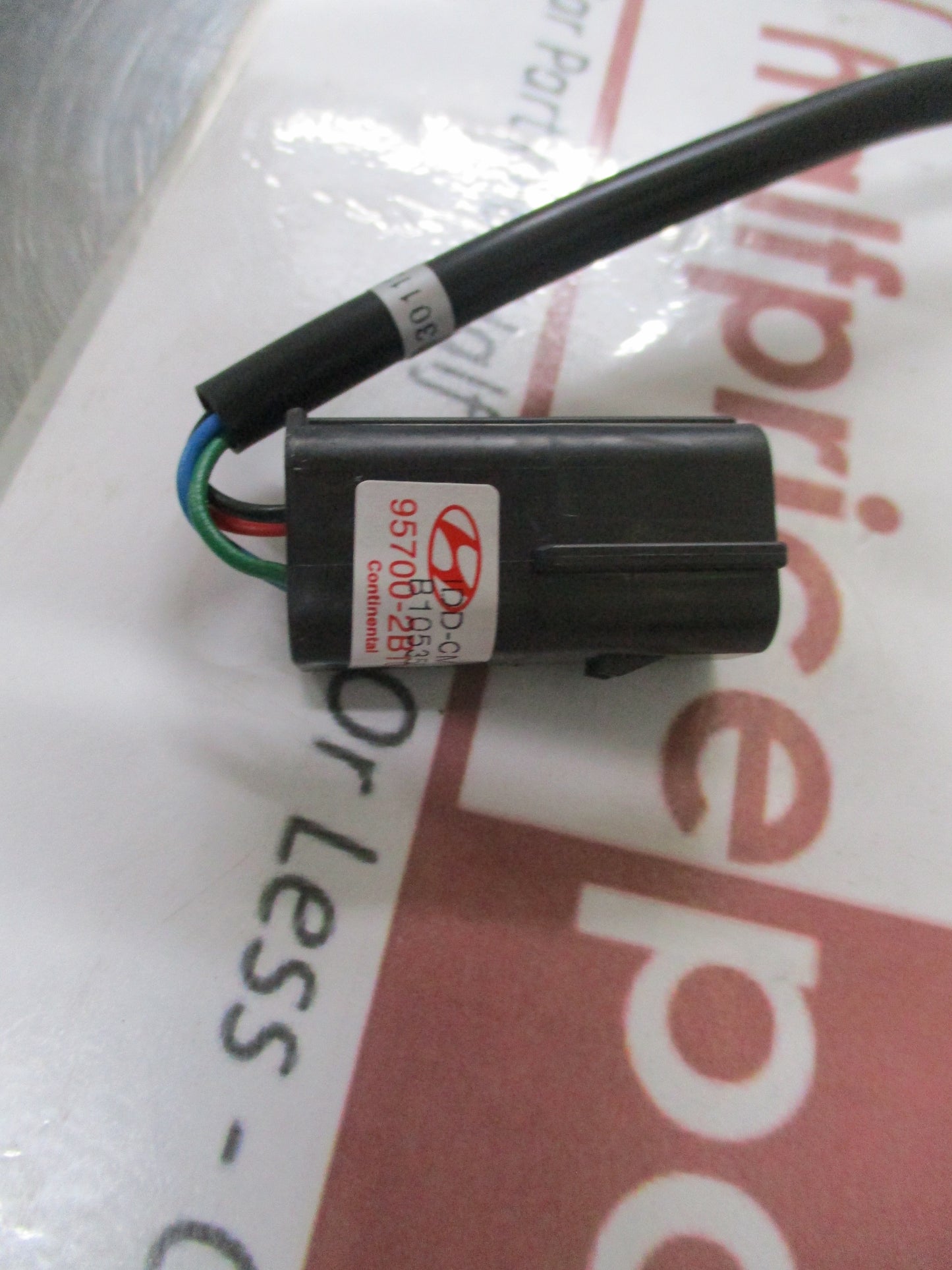 Hyundai Santa Fe Genuine Ultrasonic Rear Park Assist Sensor New Part