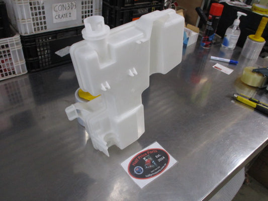 Renault Trafic 3 Genuine Windscreen Washer Bottle New Part