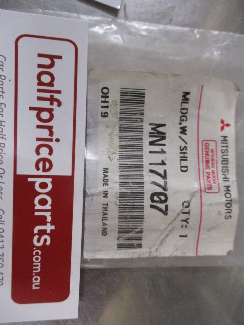 Mitsubishi Pajero Sport/Triton/Challenger Genuine Front Windshield Moulding New Part
