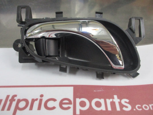 Nissan Navara D23 NP300 Genuine Right Hand Rear Door Inner Door Handle New Part