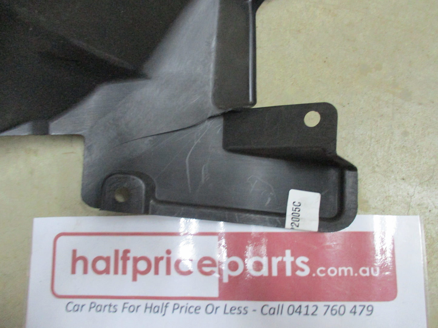 Suzuki Kizashi Genuine Front Right Fender Liner New Part