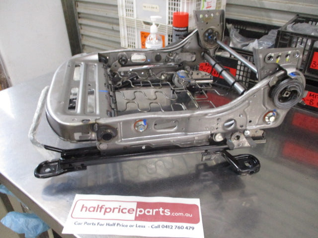 Mitsubishi Triton Genuine Right Hand Front Drivers Seat Base Frame New Part
