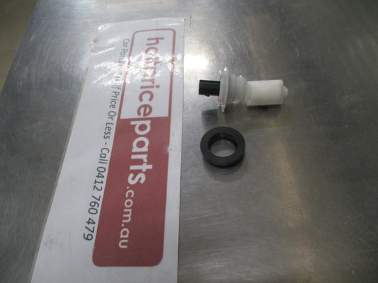 Hyundai Various Models Genuine Wind Shield Washer Level Sensor Switch New Part