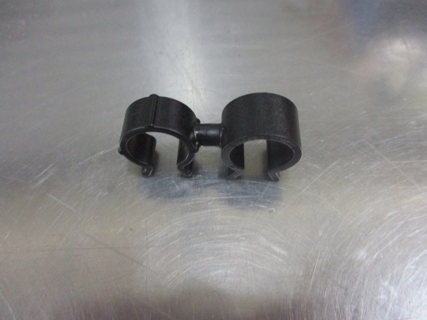 Holden Genuine Fuel Feed And Return Pipe Clip New Part