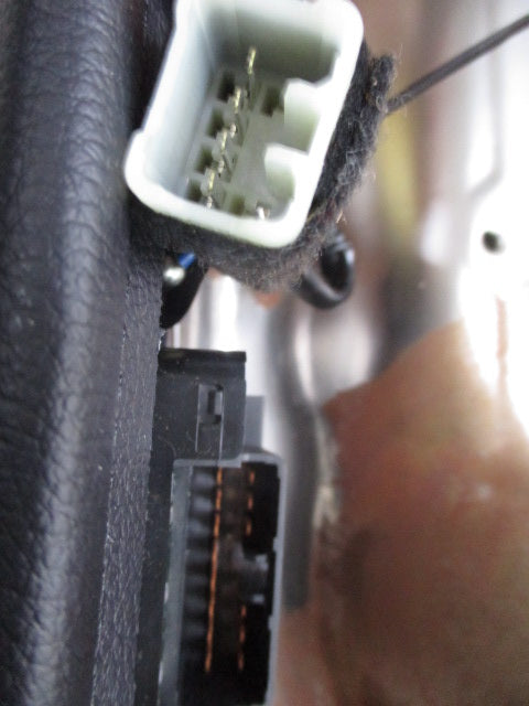 Mitsubishi NM Pajero Genuine Right Hand Front Leather Heated Seat Base New Part