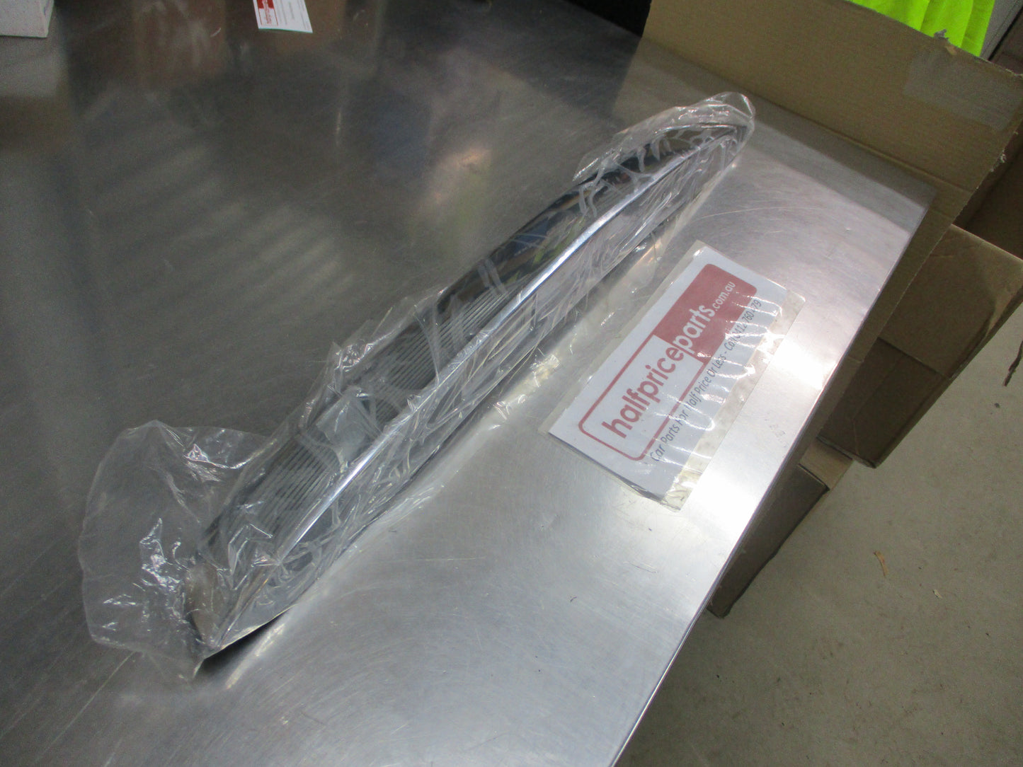Holden Trailblazer-Colorado 7 Genuine Tail Gate Chrome Number Plate Bezel New Part