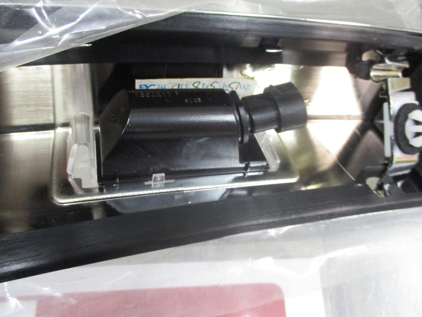 Holden Trailblazer-Colorado 7 Genuine Tail Gate Chrome Number Plate Bezel New Part