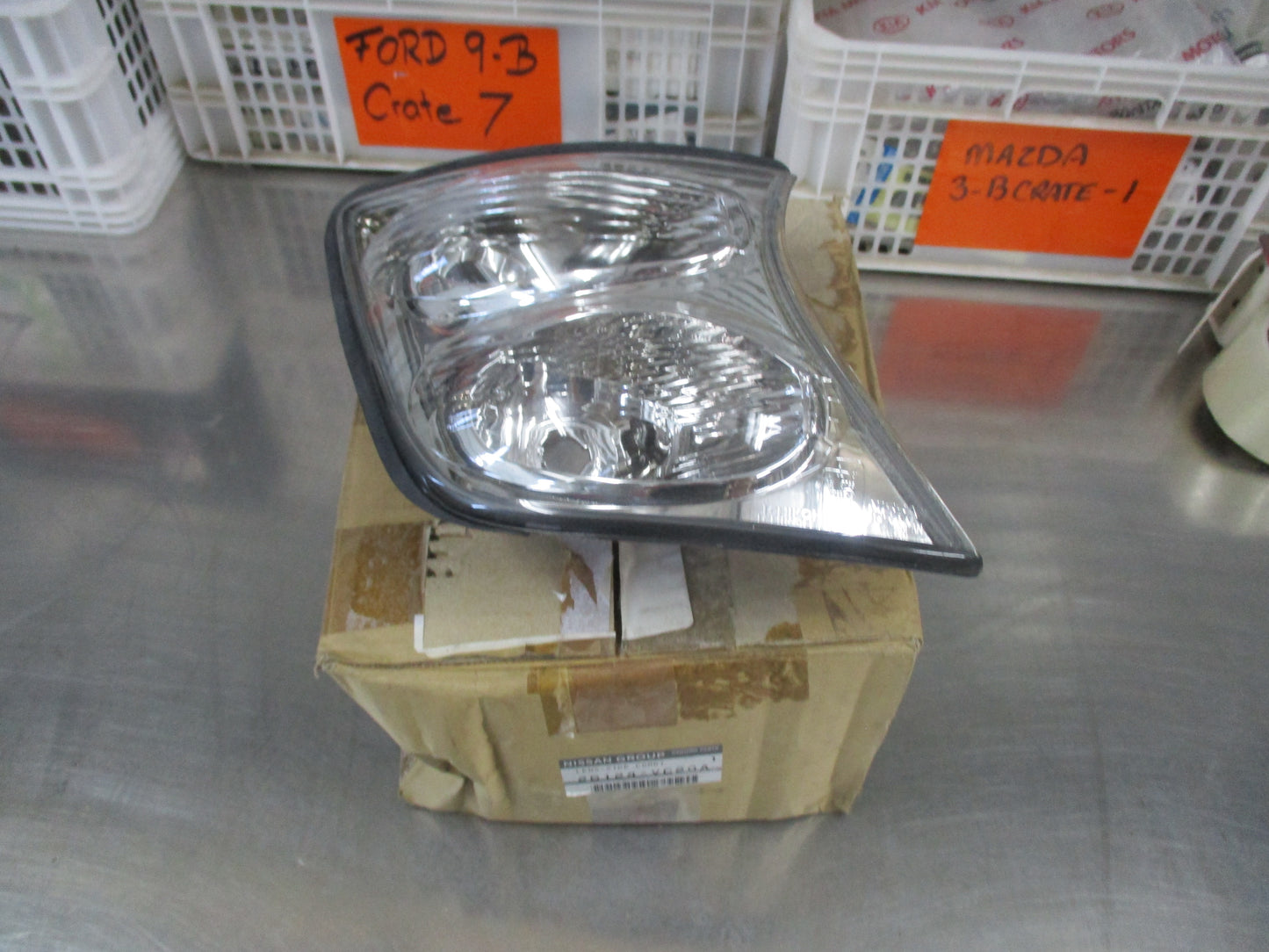 Nissan Y61 Patrol Genuine Front Right (Drivers Side) Combo Light Lens New