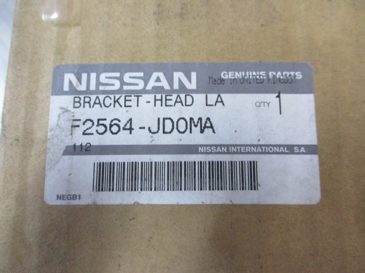 Nissan Dualis-Qashqai-Series II Genuine Right Hand Front Head Light Bracket New Part
