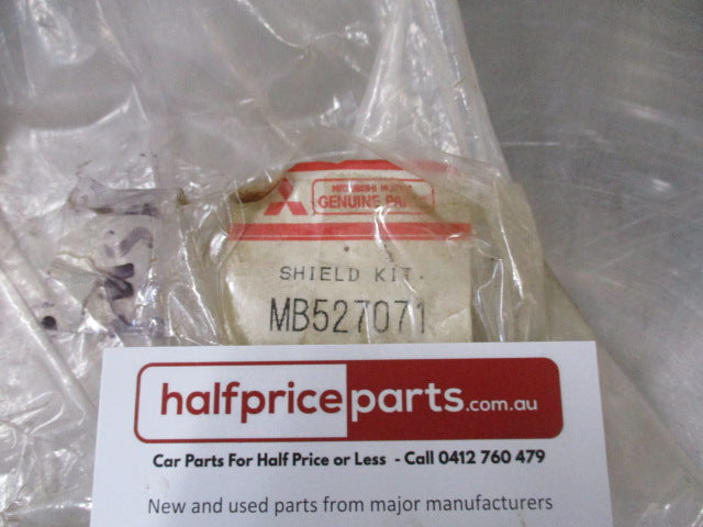 Mitsubishi Triton Genuine Inner Guard Shield Kit Left Front New Part