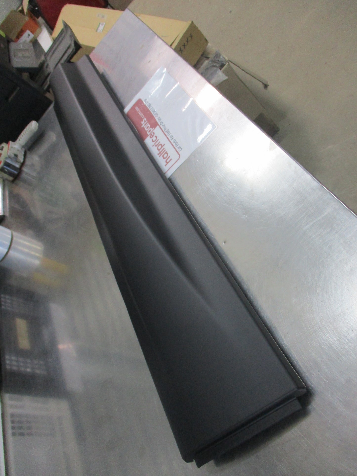 Land Rover Range Rover Sport Genuine Righ Hand Front Bottom Door Molding New Part