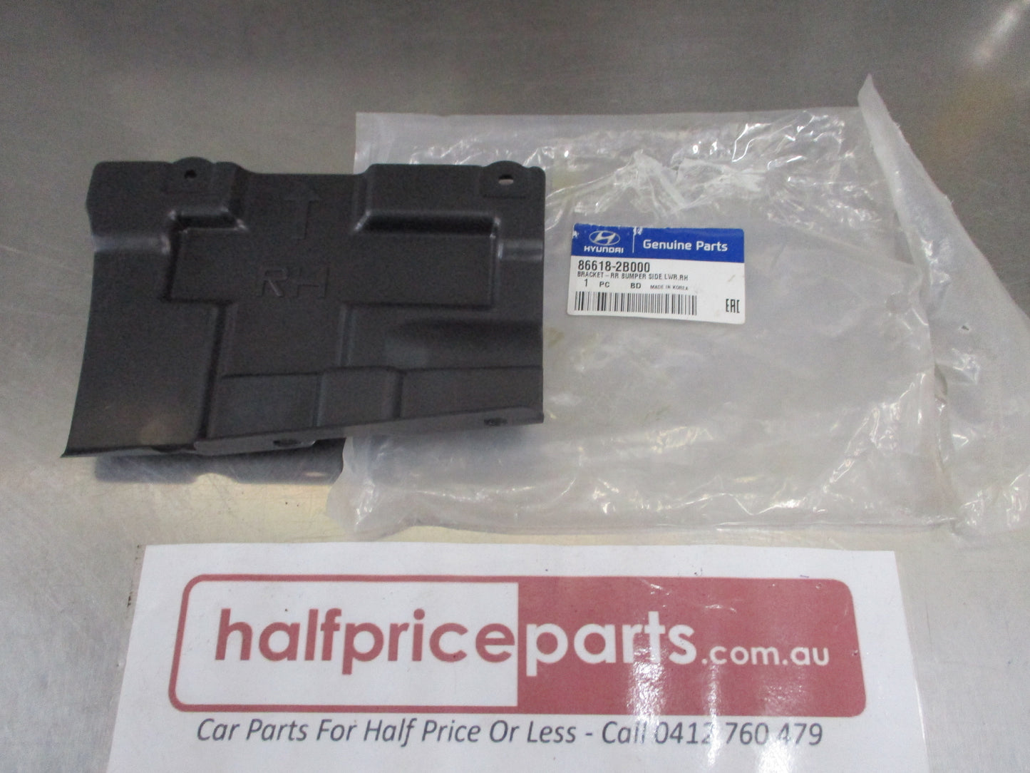 Hyundai Santa Fe Genuine Lower Right Hand Rear Bumper Bracket New Part