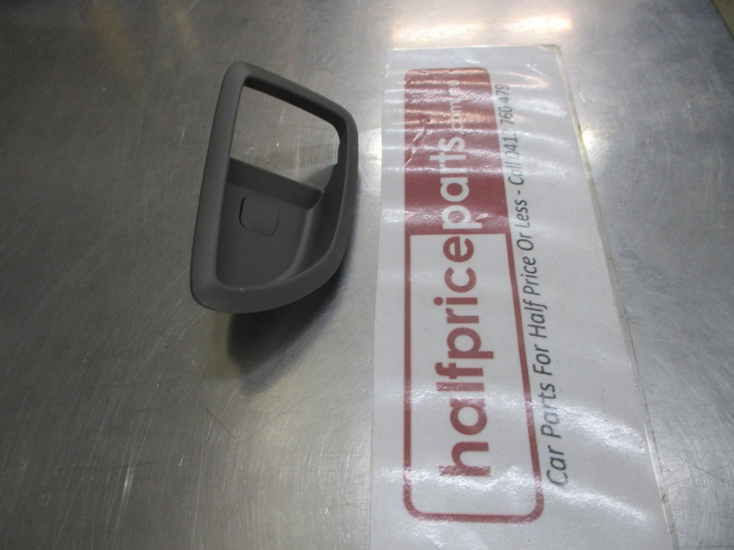 Hyundai Tucson Genuine Right Front Door Handle Bezel New Part