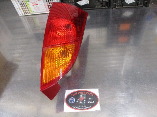 Ford Focus LR Genuine Right Hand Rear Indicator Combination Tail Light (Drivers) New Part