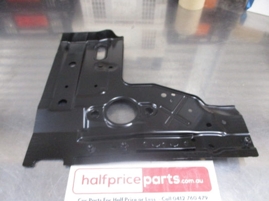 Mitsubishi Triton Genuine Left Hand Front Head Light Support Bracket New Part
