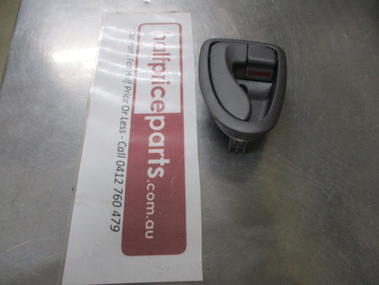 Hyundai Accent Genuine Passenger Front Inner Door Handle Assy New Part