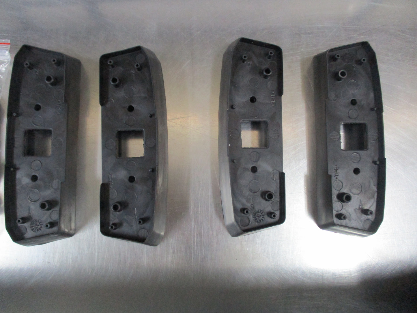 Nissan X-Trail T32 Genuine Roof Bars Through Style Kit New