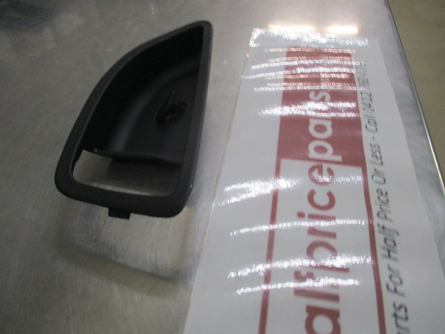 Hyundai Elantra GT Genuine Drivers Front Inside Door Handle Housing New Part