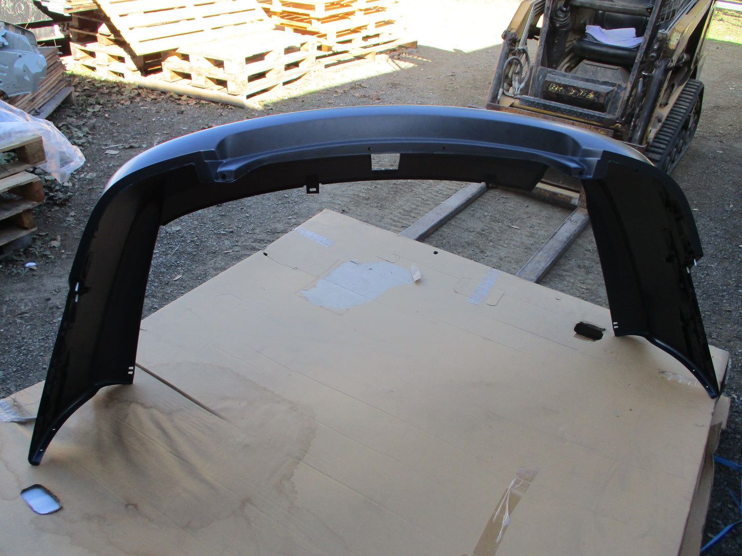 Holden VY-VZ Commodore Genuine Rear Bumper Bar Cover New Part