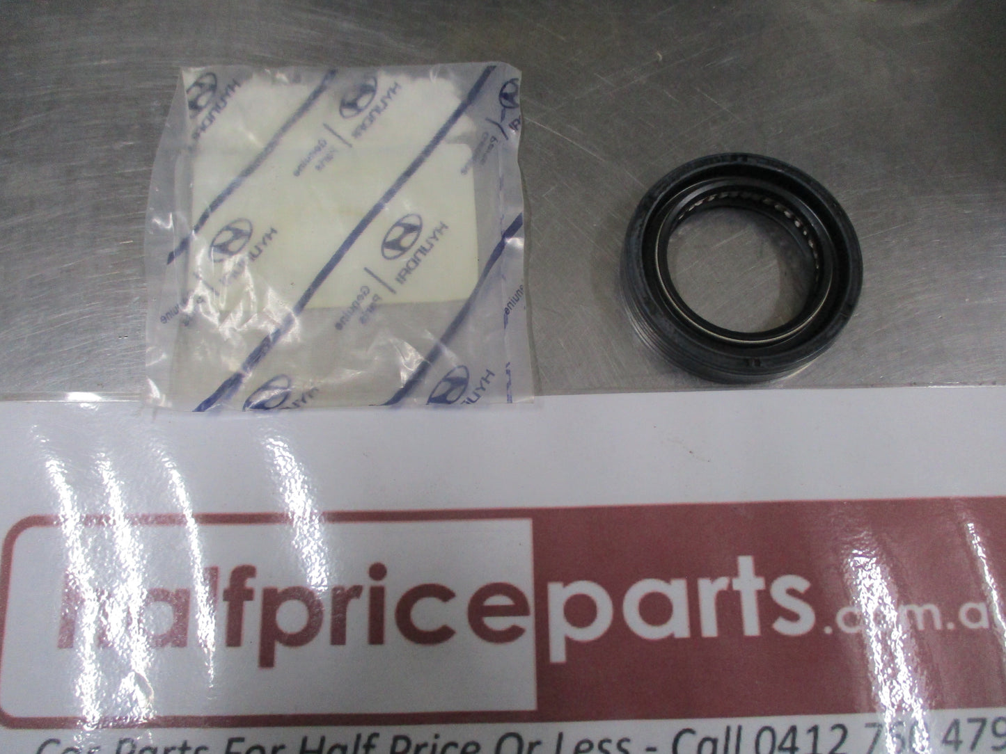Hyundai Terracan/Kia Sorento Genuine Transfer Case Oil Seal New Part