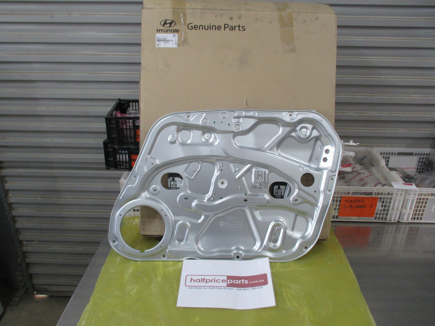 Hyundai i30 FD Genuine Right Hand (Drivers) Front Door Window Regulator New