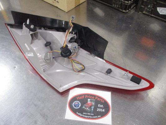 Ford Focus Genuine Left Hand Rear Combination Tail Light Assembly New Part