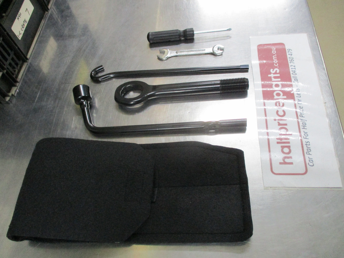 Hyundai Tucson/Kia Various Models Genuine Owners Vehicle Maintenance Tool Set New Part