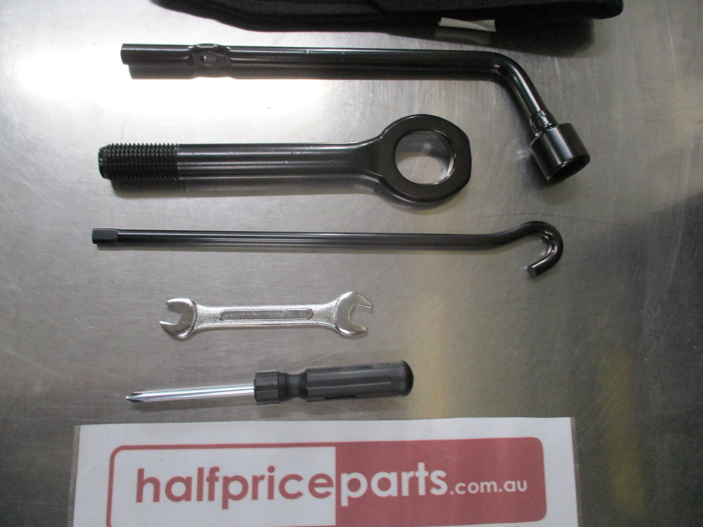 Hyundai Tucson/Kia Various Models Genuine Owners Vehicle Maintenance Tool Set New Part