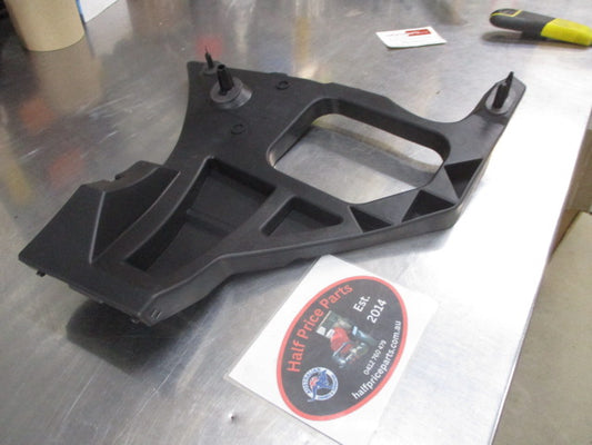 Ford Focus Sedan Genuine Right Hand Rear Bumper Mounting Bracket New Part