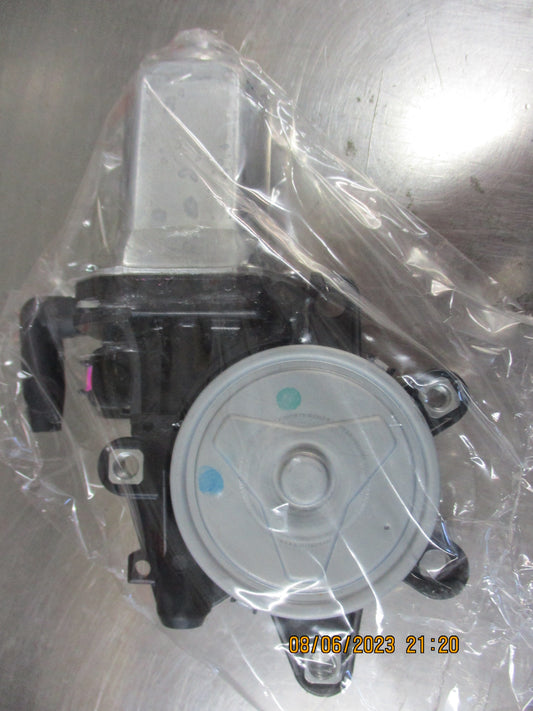 Nissan Navara D40 Thai Genuine Drivers Front Door Power Window Motor New Part