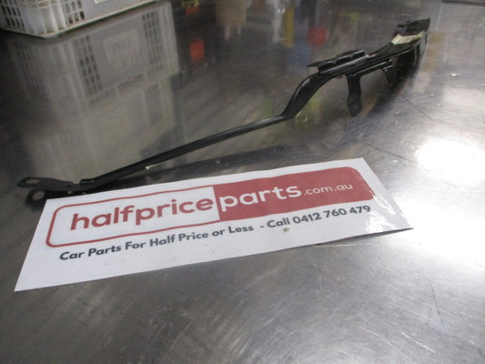 Mitsubishi Outlander Genuine Front Left Hand Upper Bumper Bracket New Part