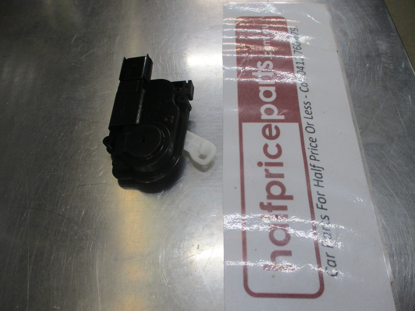 Kia Carnival Genuine Right Hand Lock And Unlock Actuator New Part