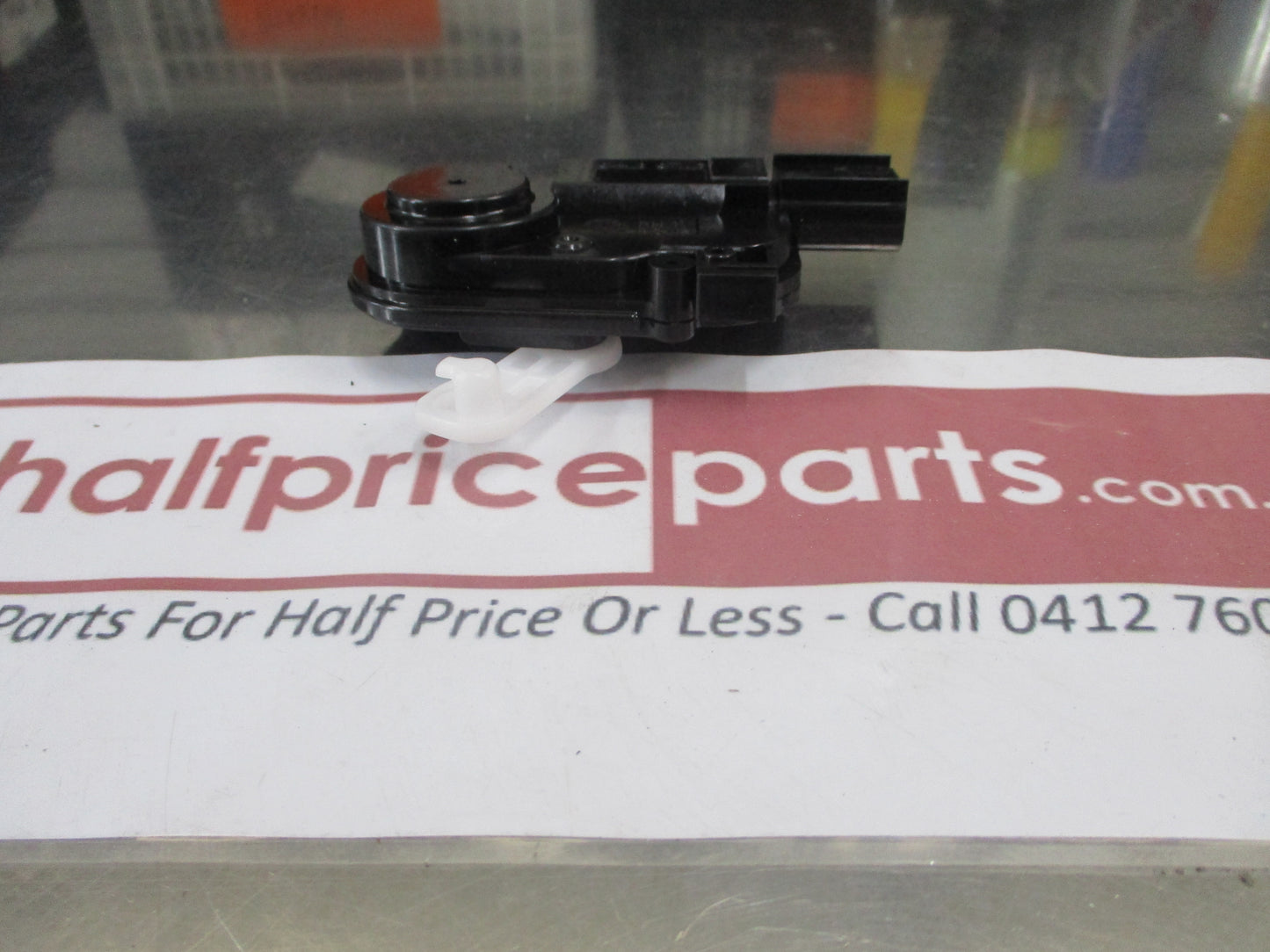 Kia Carnival Genuine Right Hand Lock And Unlock Actuator New Part