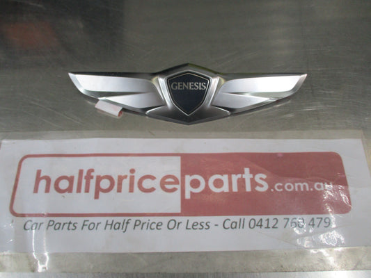 Hyundai Genesis Genuine Rear Boot Wing Emblem Assembly New Part
