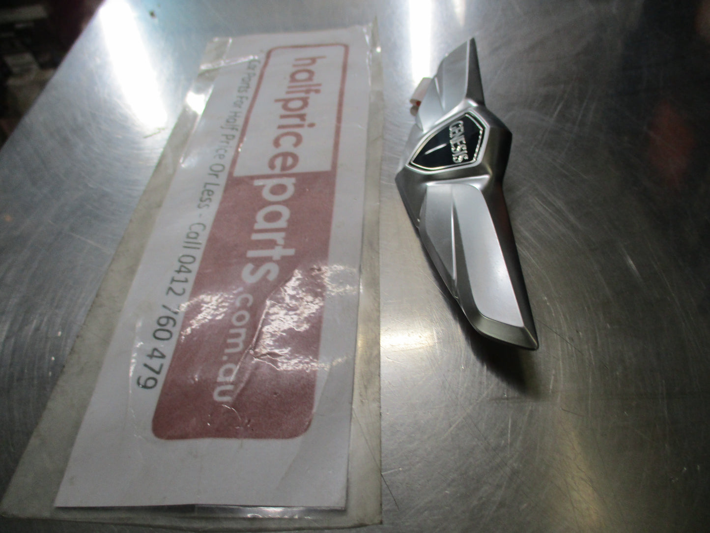 Hyundai Genesis Genuine Rear Boot Wing Emblem Assembly New Part