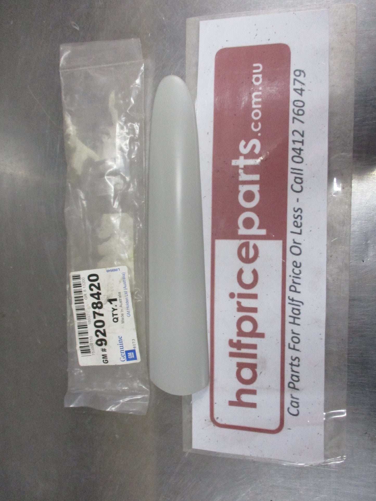 Holden VT Commodore Genuine Right Hand Front Guard Side Moulding New Part