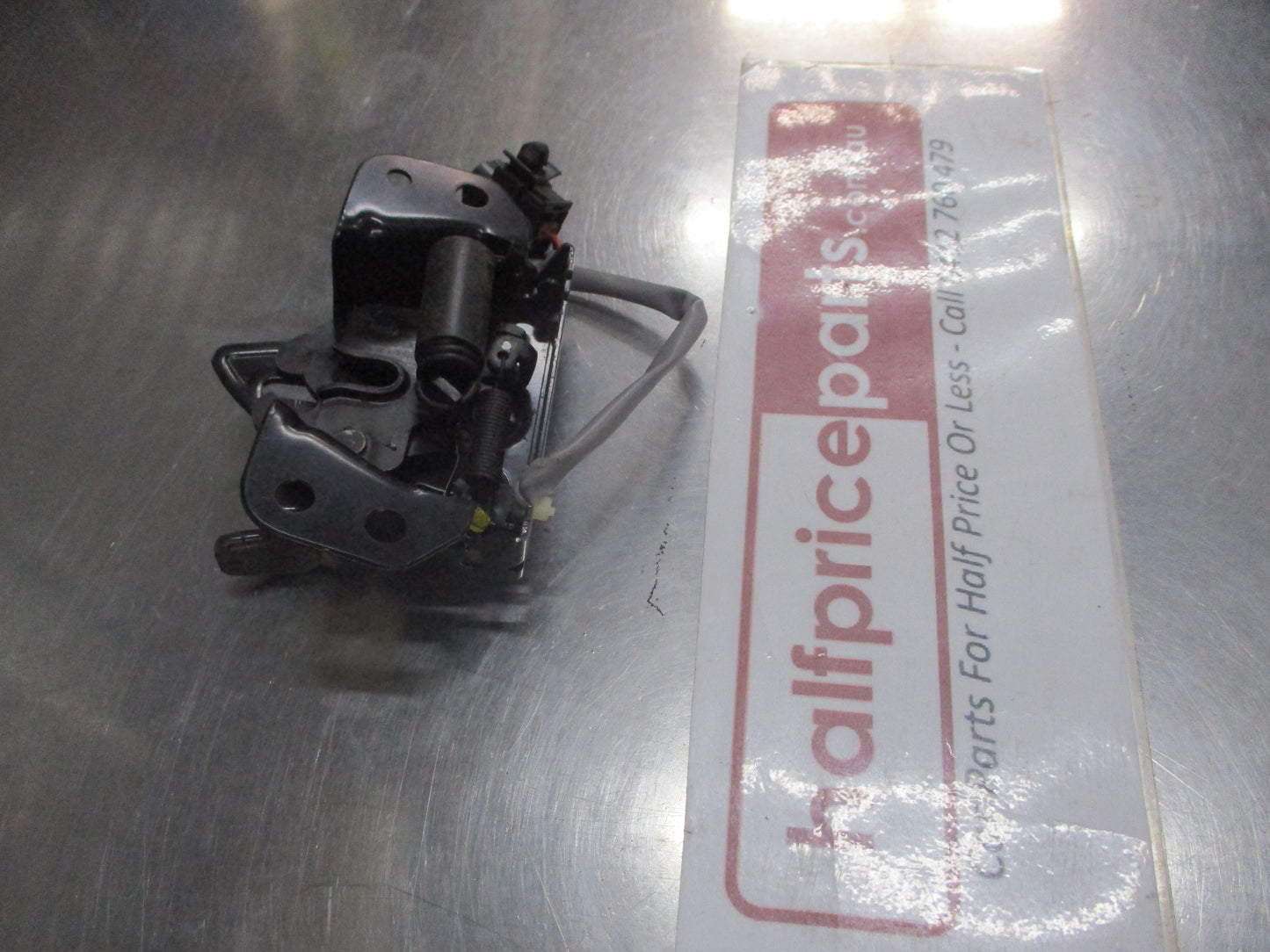 Hyundai ILoad H1 Genuine Right Hand Hood Lock Assy New Part